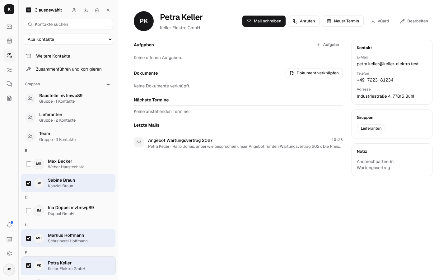 Drei Kontakte ausgewählt, darüber Gruppe, vCard und Löschen