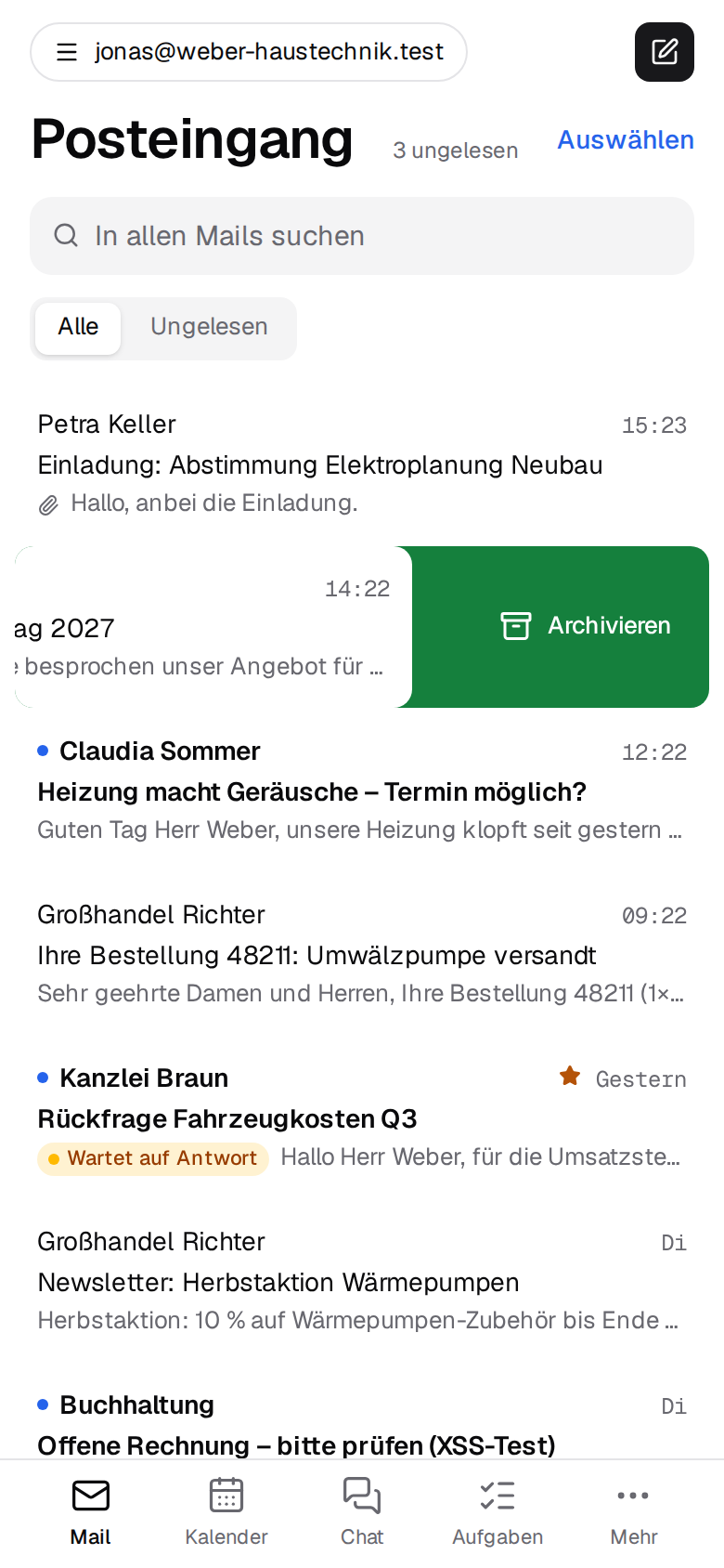 Eine Mail am Handy nach links wischen: darunter „Archivieren“