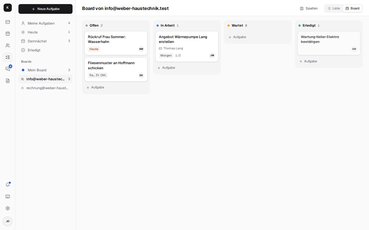 Kanban-Board des gemeinsamen Postfachs info@ mit Offen, In Arbeit, Wartet und Erledigt